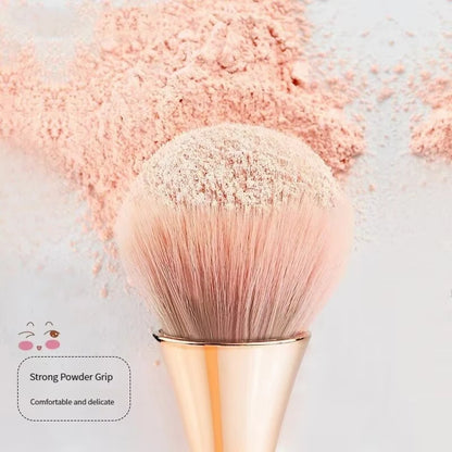 Rose Gold Fan Makeup Brush – Soft Highlight & Blush Brush